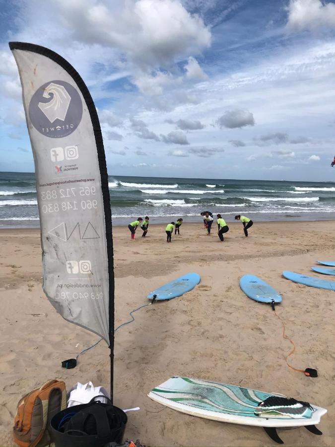 Getwet Surfcamp II Hostel Costa da Caparica Bagian luar foto