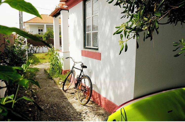 Getwet Surfcamp II Hostel Costa da Caparica Bagian luar foto