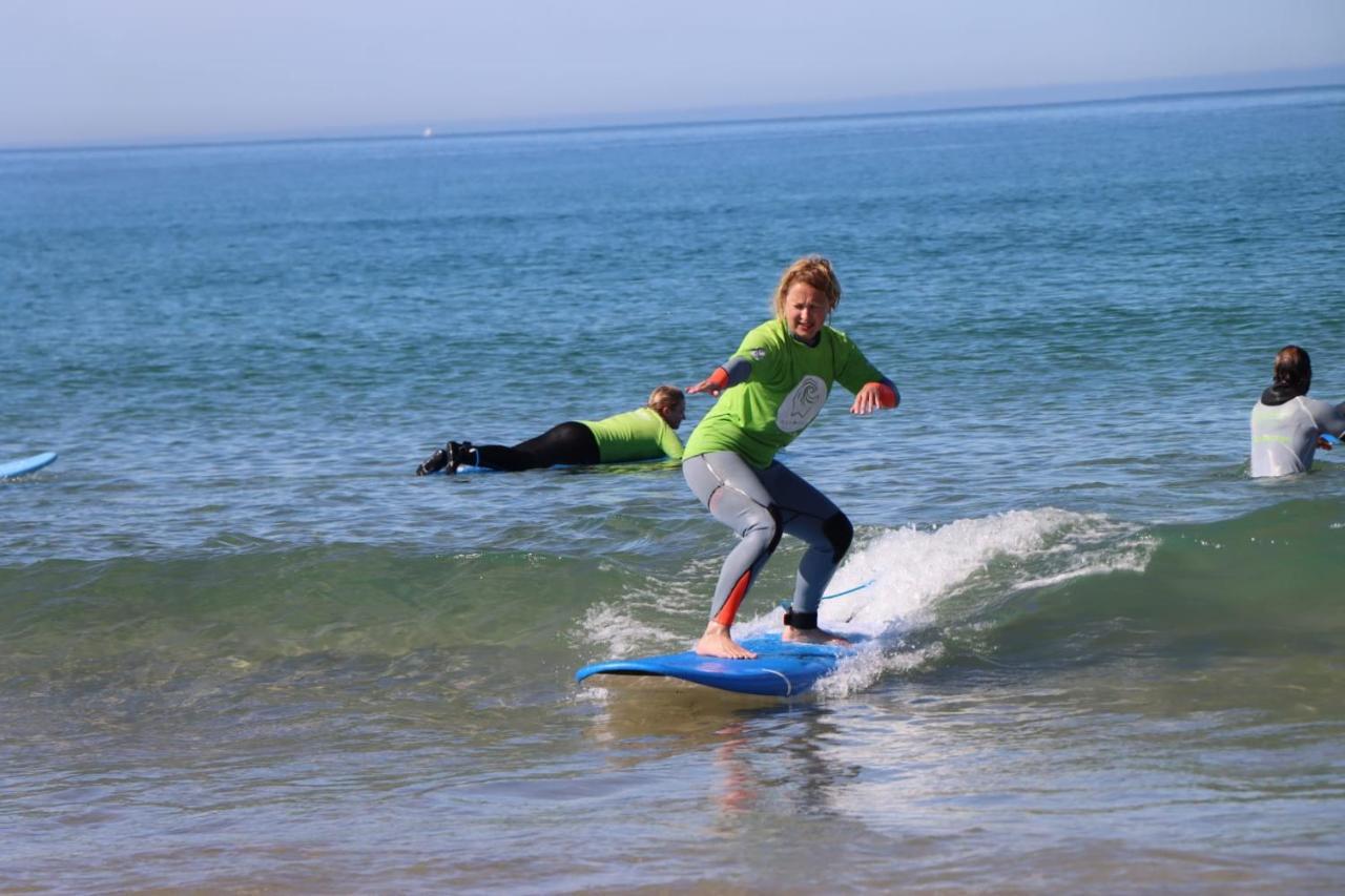 Getwet Surfcamp II Hostel Costa da Caparica Bagian luar foto