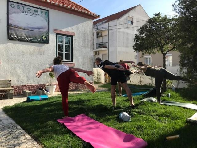 Getwet Surfcamp II Hostel Costa da Caparica Bagian luar foto