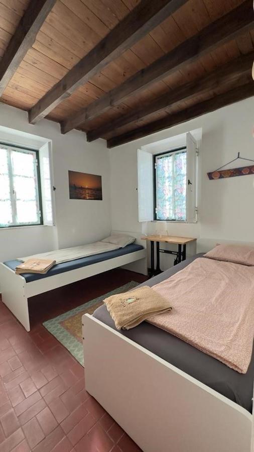 Getwet Surfcamp II Hostel Costa da Caparica Bagian luar foto